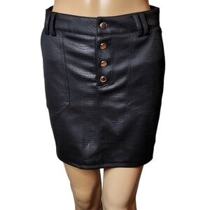 NWT Chocolate Usa black mini skirt. Snake skin look.